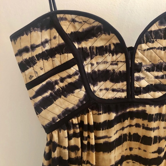 Gorgeous and chic mini black/tan tie dye dress - Picture 3 of 3